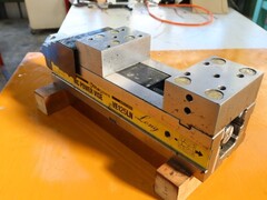 北川鉄工所 油圧バイス VE125LN