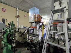 JAM ３０T油圧プレス HYP3000