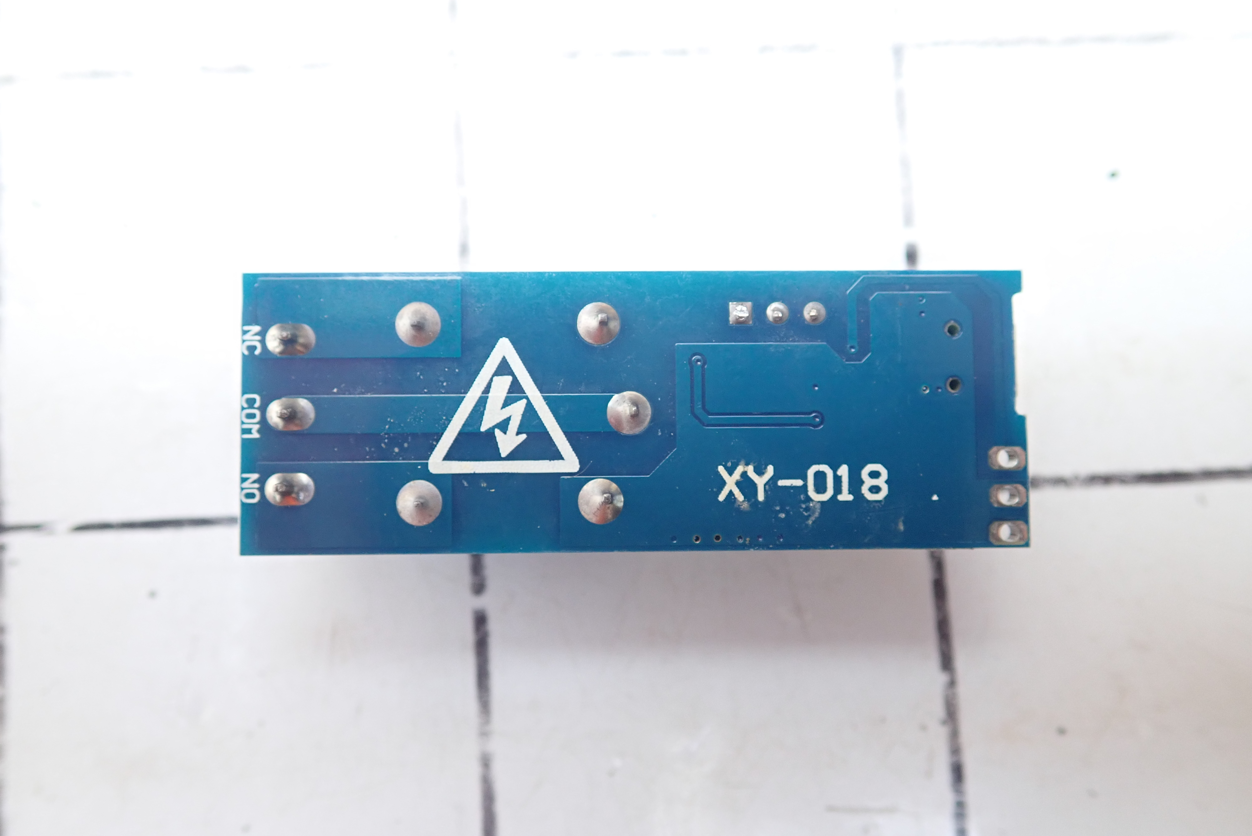 リレーモジュール　Hong Wei Wei JQC3F - 05VDC-C