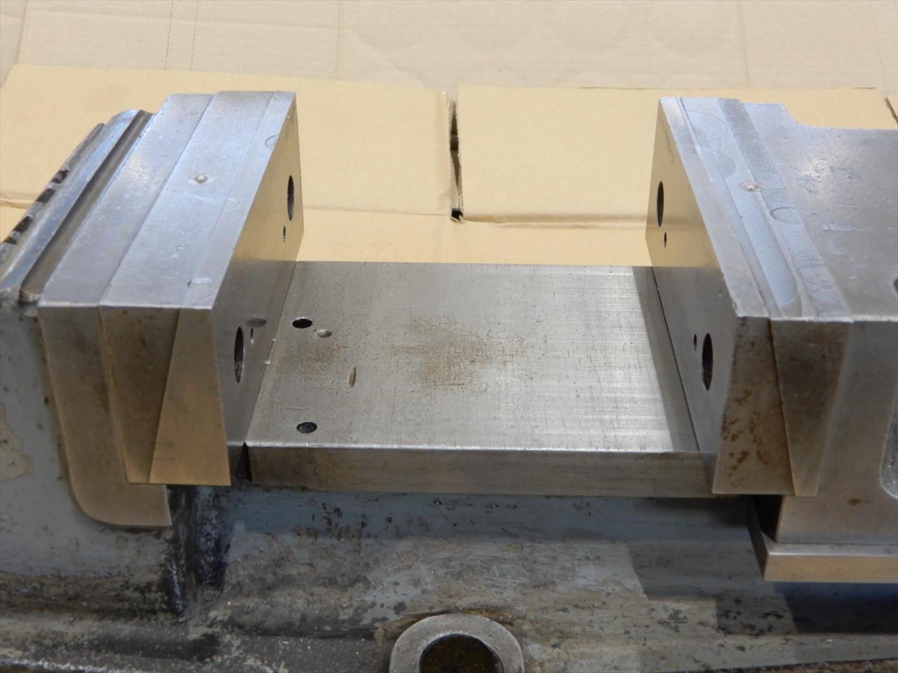津田駒工業 油圧マシンバイス 口金巾150mm