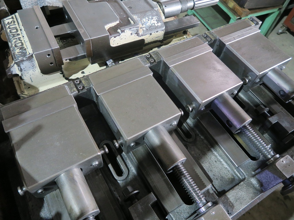 4連マシンバイス 津田駒 VM-150