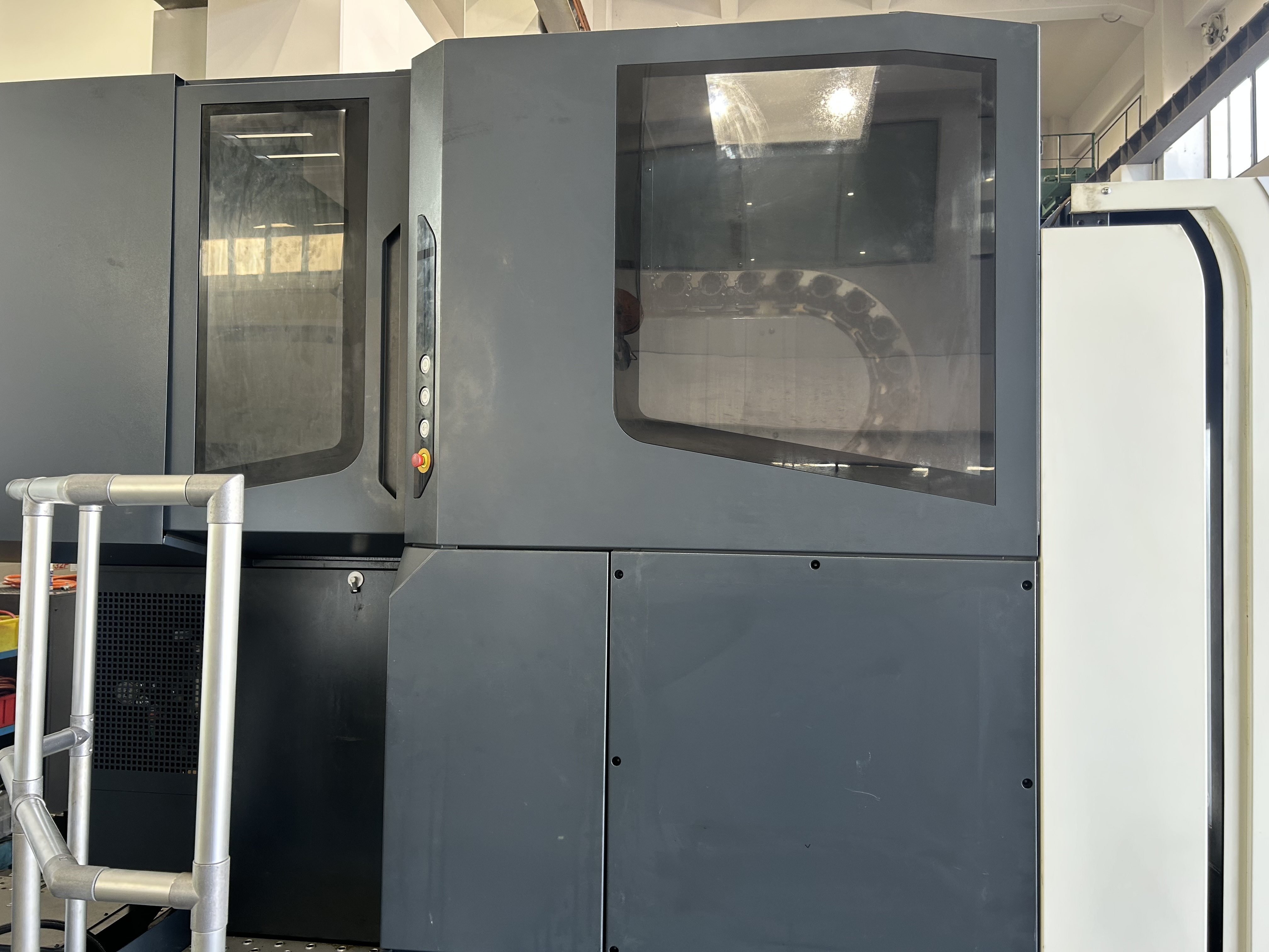 DMG森精機 立形マシニングセンタ NVX5080/40