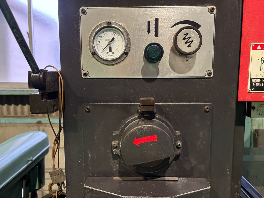 アマダ コンターマシン VA-400