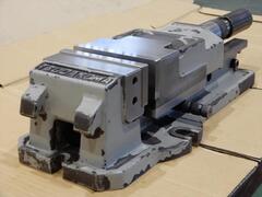 津田駒工業 油圧マシンバイス 口金巾125mm