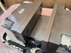 津田駒 精密マシンバイス VR-200