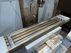 OKK NC立フライス盤 RRM-2V