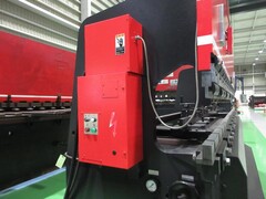 アマダ プレスブレーキ(ベンダー) RG-100L