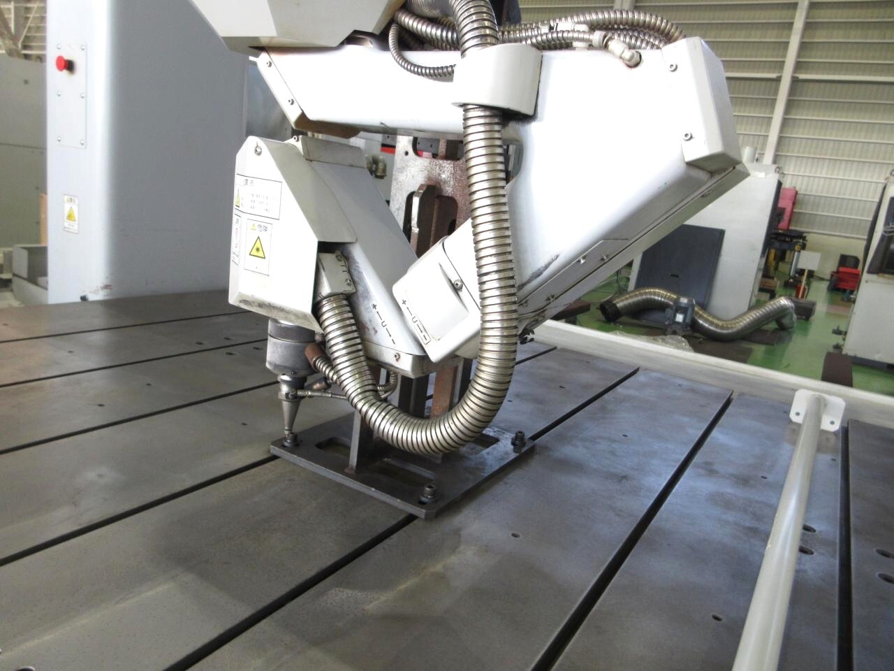 三菱 3次元レーザー加工機 ML3122VZ10-20CF3