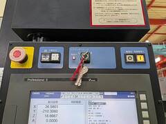 牧野フライス製作所 立型マシニングセンター V56