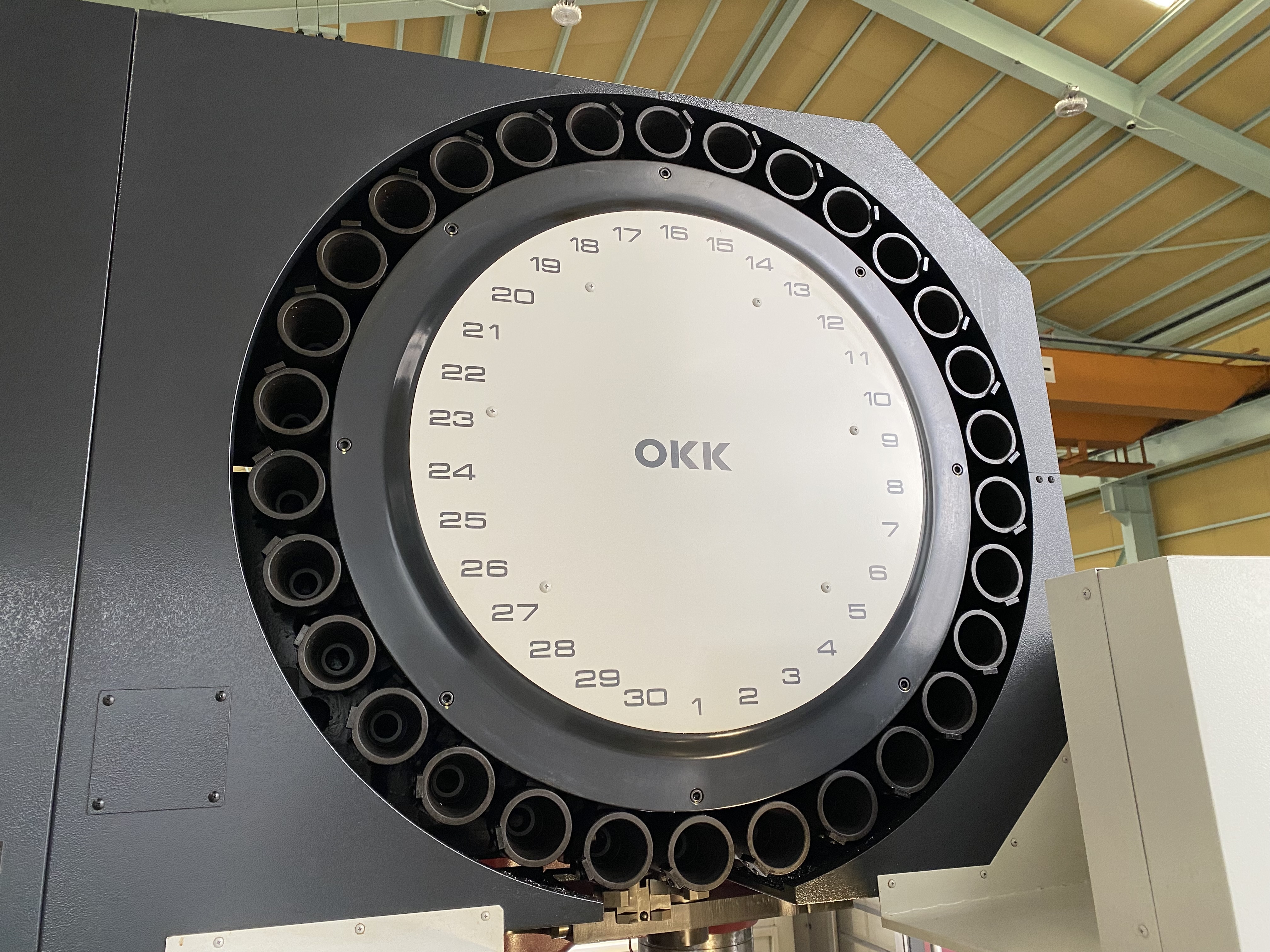 OKK 立形マシニングセンタ VM-5Ⅲ(C)