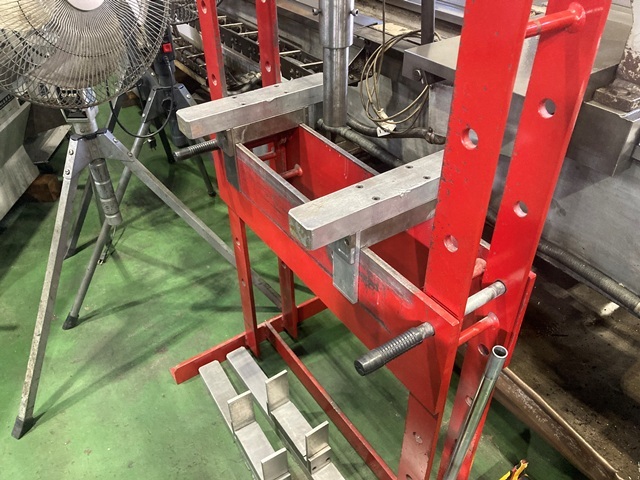 マサダ製作所 15T油圧プレス MHP-15