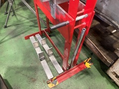 マサダ製作所 15T油圧プレス MHP-15