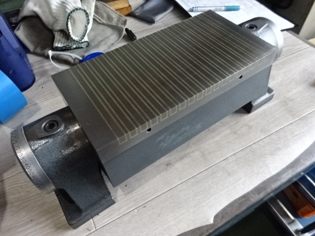 フジ磁工 可傾式永磁チャック PFB125X250