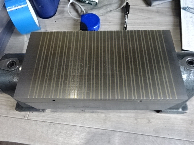 フジ磁工 可傾式永磁チャック PFB125X250