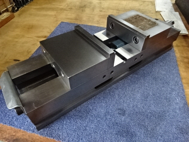 Kurt ダブルクランプバイス DL600