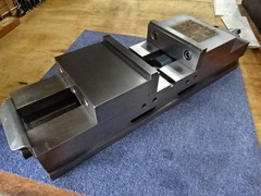 Kurt ダブルクランプバイス DL600