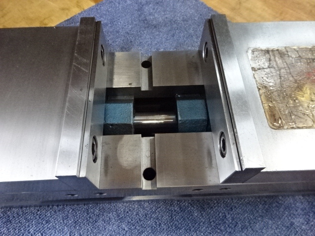 Kurt ダブルクランプバイス DL600