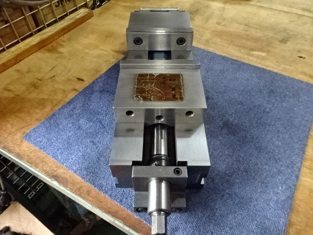 Kurt ダブルクランプバイス DL600