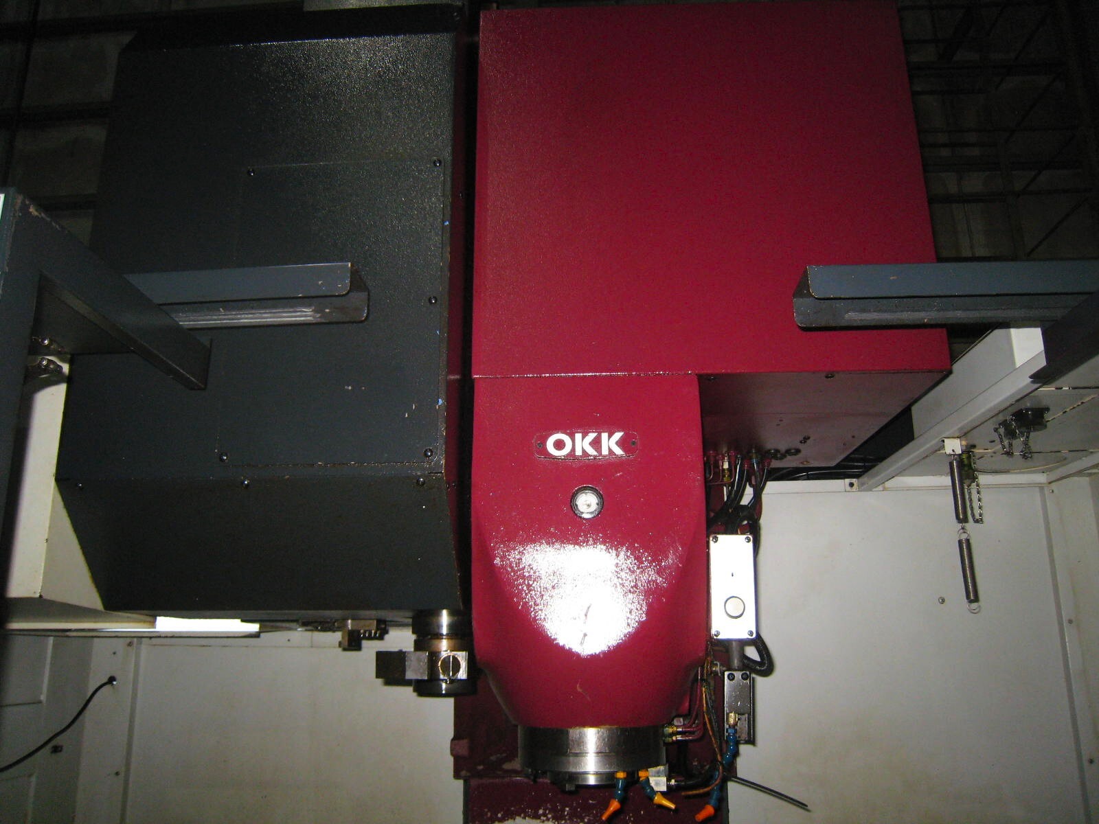 OKK BT50立型マシニングセンタ VM5Ⅲ