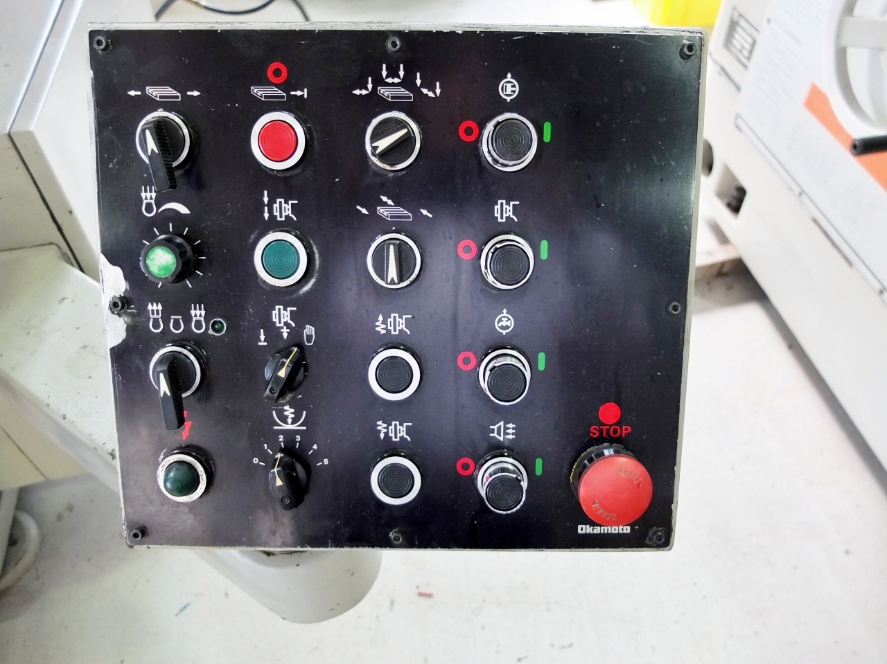 岡本工作機械製作所 平面研削盤 PSG-52EN