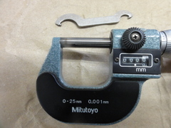 MITUTOYO｜ミツトヨ カウント外側マイクロメーター M820-25