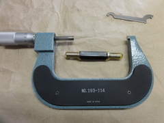 MITUTOYO｜ミツトヨ カウント外側マイクロメーター M820-100