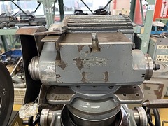牧野フライス製作所 万能工具研削盤 C-40
