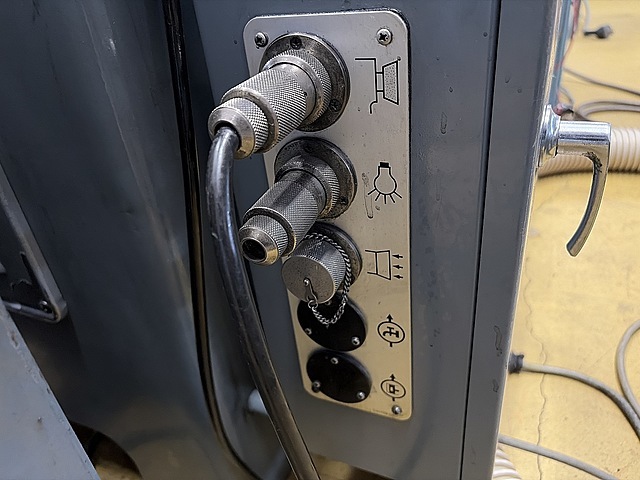 牧野フライス製作所 万能工具研削盤 C-40