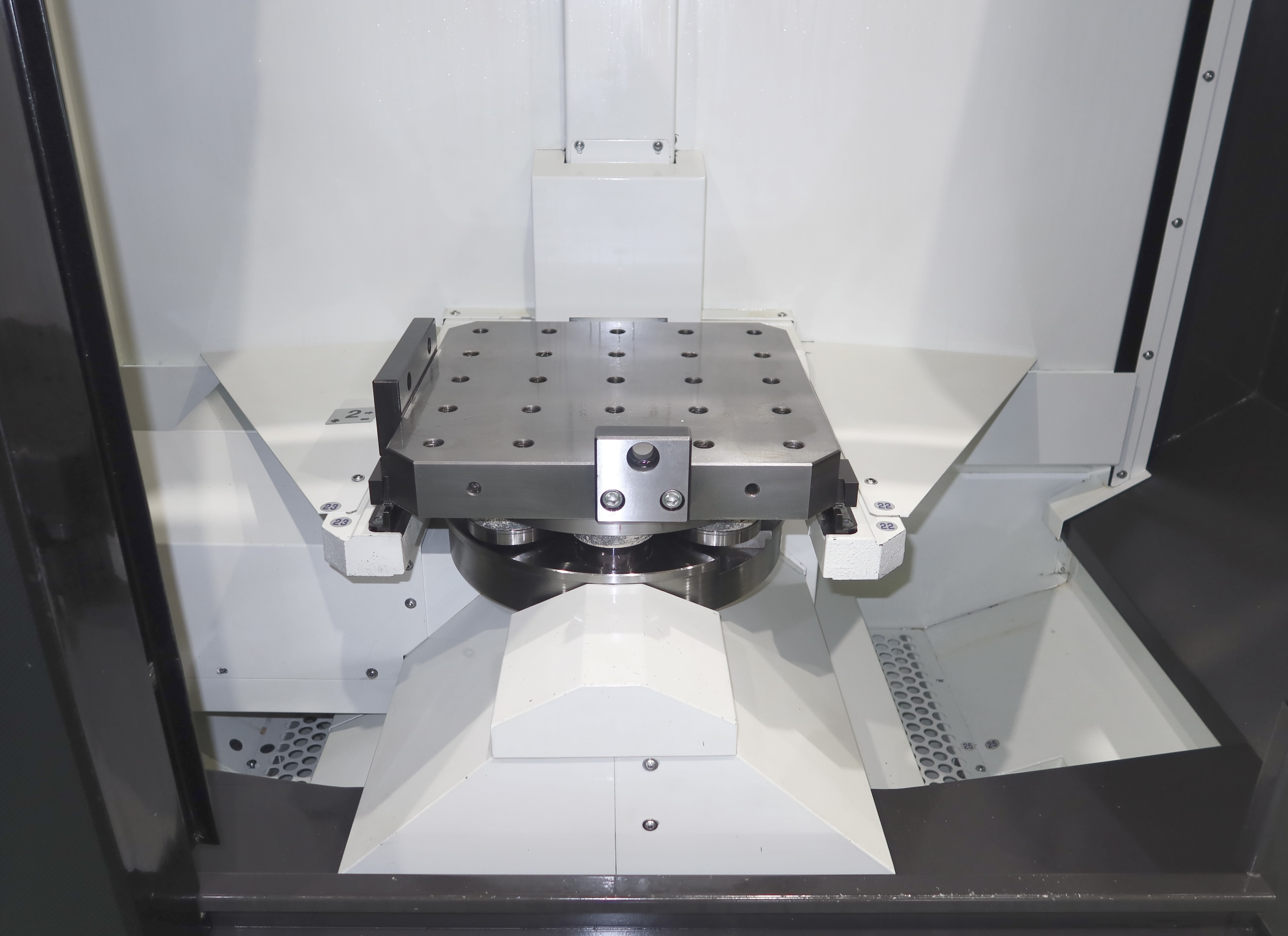 キタムラ機械 横型マシニングセンター Mycenter-HX400iG