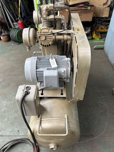東芝 コンプレッサー L2-7.5KW