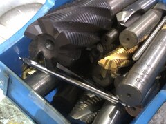 メーカー混在 切削工具1山 様々なメーカーやサイズがあります。