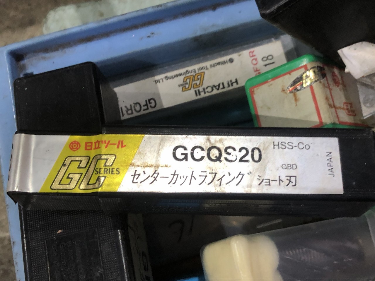 メーカー混在 切削工具1山 様々なメーカーやサイズがあります。