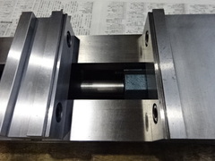 Kurt ダブルクランプバイス DL600