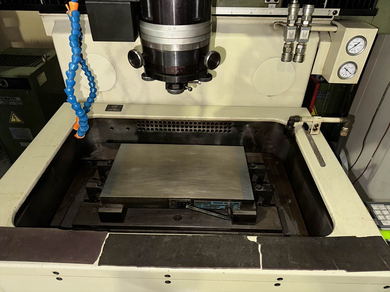 牧野フライス製作所 NC放電加工機（標準型） EDNC-32