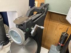 戸越 ロックウエル硬度計