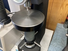 戸越 ロックウエル硬度計