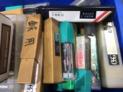 メーカー混在 切削工具1山 様々なメーカーやサイズがあります。