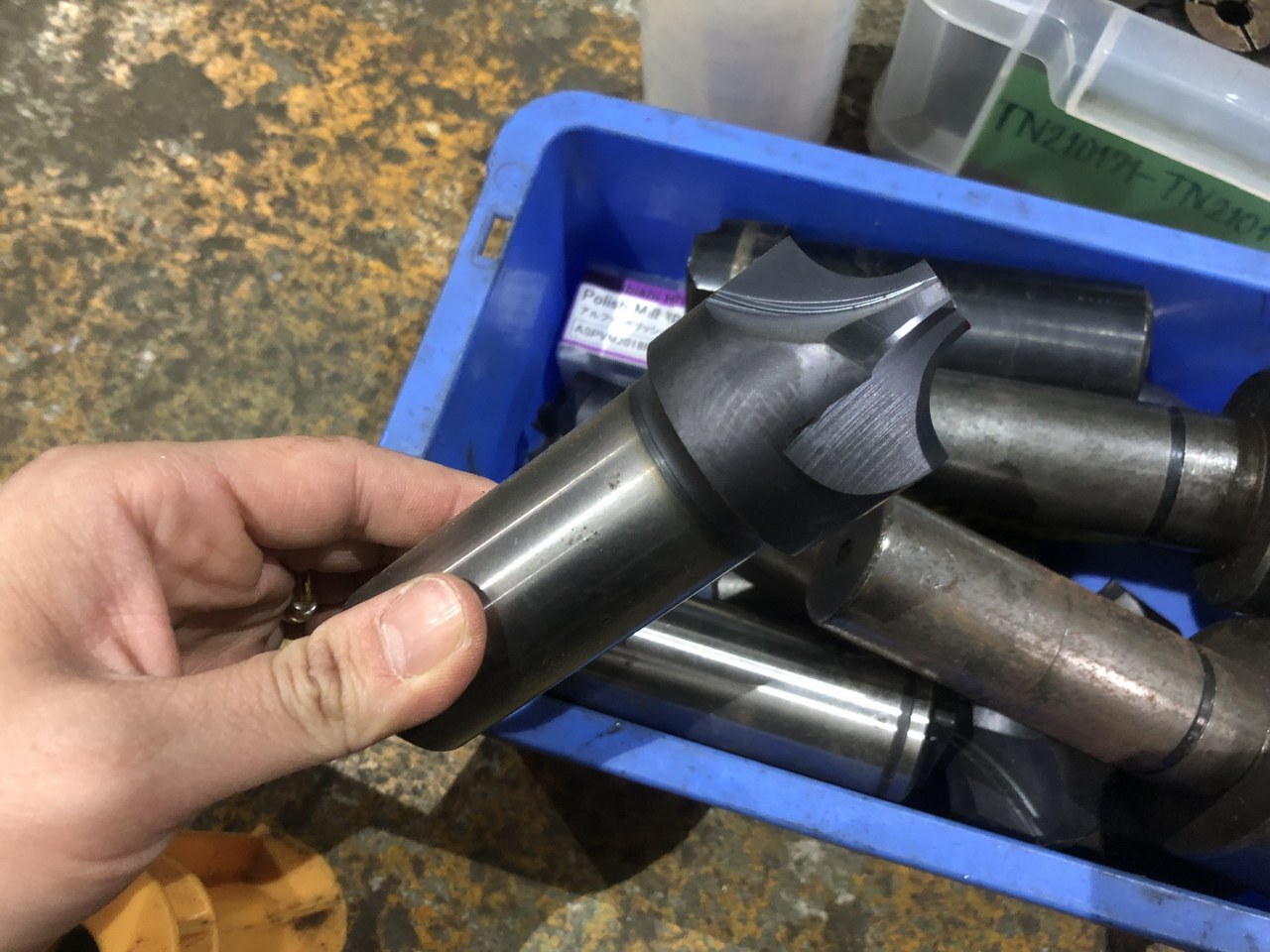 メーカー混在 切削工具1山 様々なメーカーやサイズがあります。