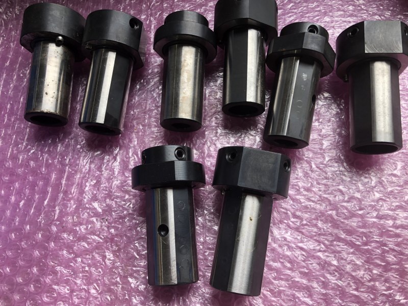 不明 切削工具のホルダー1山 【切削工具のホルダー1山】様々なメーカーやサイズがあります。