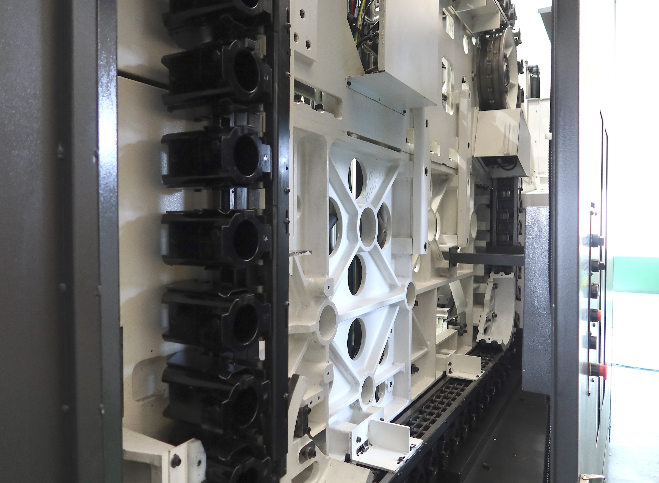 オークマ 横型マシニングセンター MA-600HⅡ