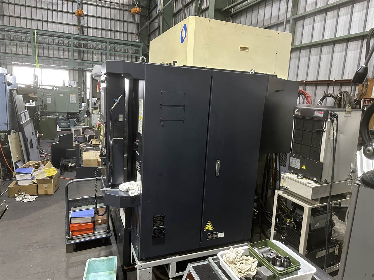 牧野フライス製作所 立型マシニングセンター(2面拘束型) V33i