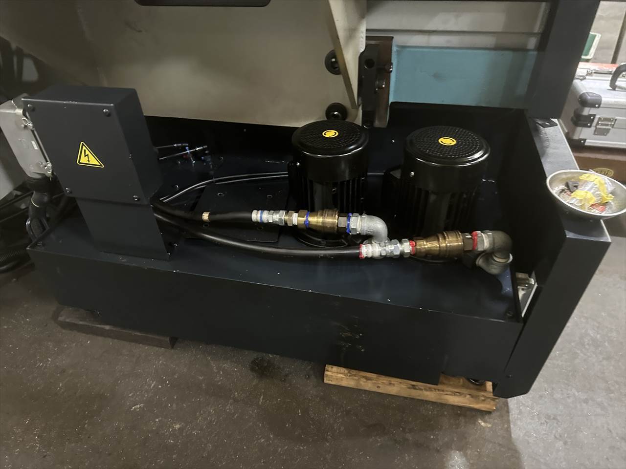 牧野フライス製作所 立型マシニングセンター(2面拘束型) V33i