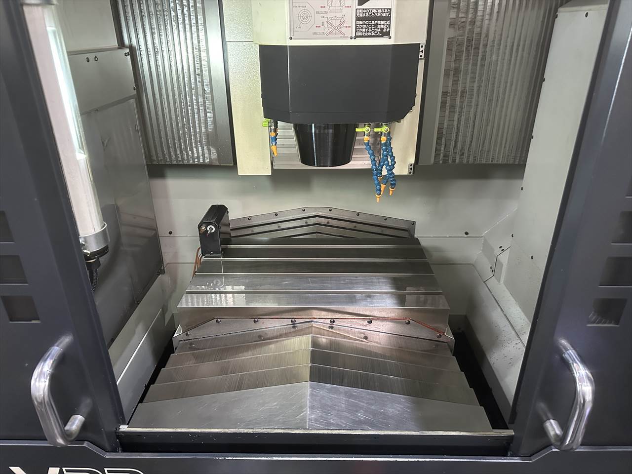 牧野フライス製作所 立型マシニングセンター(2面拘束型) V33i