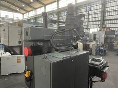 牧野フライス製作所 NC立フライス盤（ラム型） AVNC-74