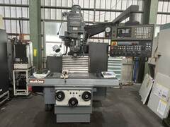 牧野フライス製作所 NC立フライス盤（ラム型） AVNC-74