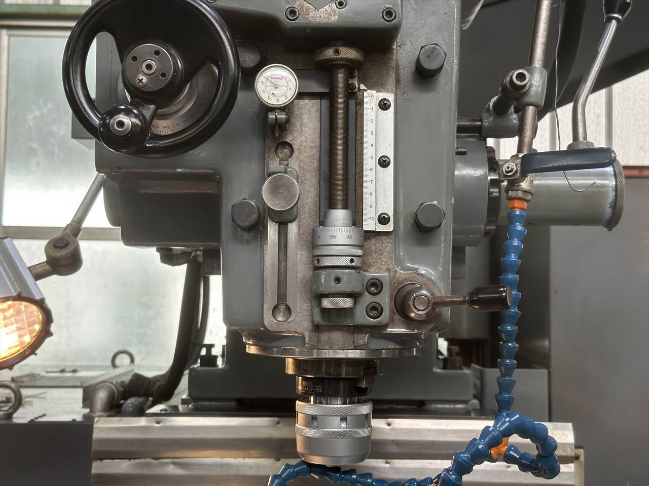 牧野フライス製作所 NC立フライス盤（ラム型） AVNC-74