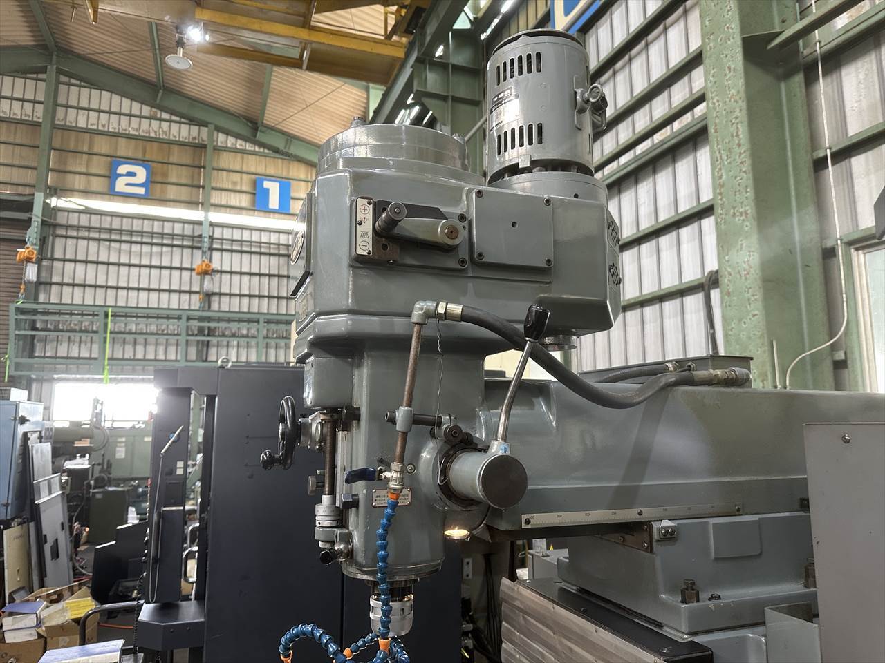 牧野フライス製作所 NC立フライス盤（ラム型） AVNC-74