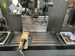 牧野フライス製作所 NC立フライス盤（ラム型） AVNC-74