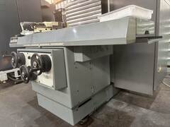 牧野フライス製作所 NC立フライス盤（ラム型） AVNC-74