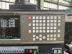 牧野フライス製作所 NC立フライス盤（ラム型） AVNC-74